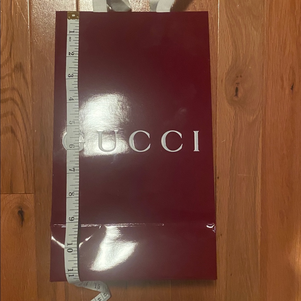 Gucci Deep Red Gift Tote with White Handles - Picture 2 of 4